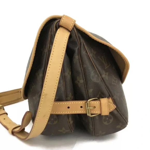 💎 LOUIS VUITTON Monogram Saumur 30 Crossbody - Picture 4 of 15